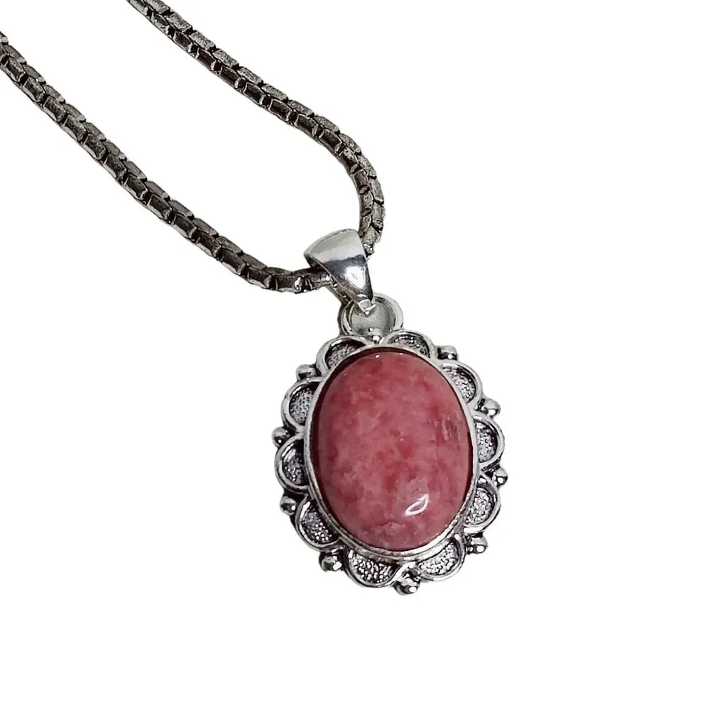 Roman Fashion Jewelry Silver Tone 18in Necklace with Pink Gemstone Pendant Vtg‎